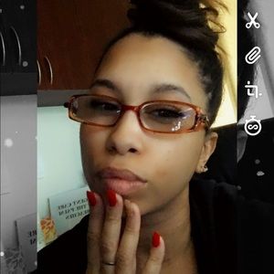 Meet your Posher, Destinee